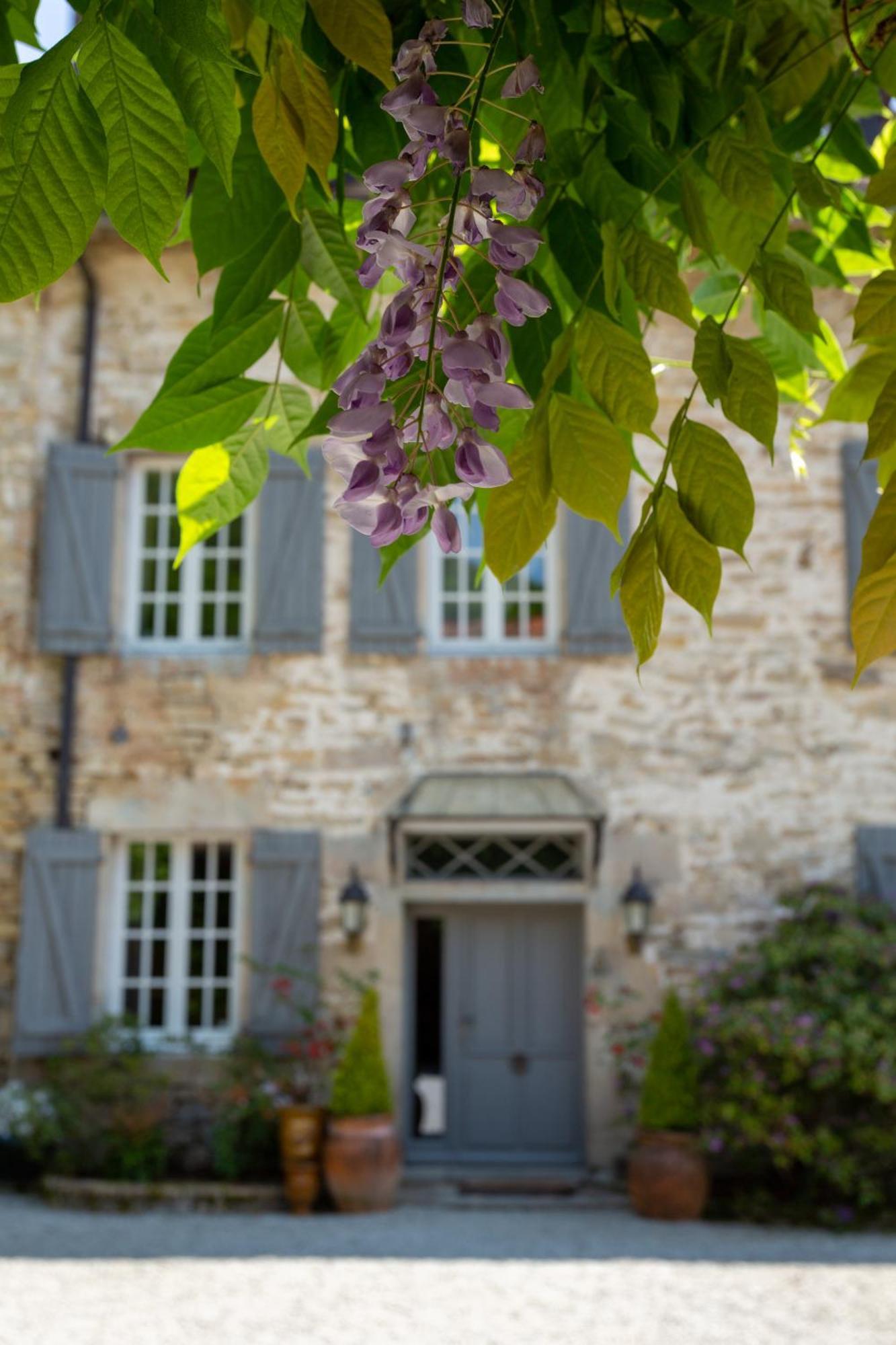A L'Ombre Du Chateau Nans-sous-Sainte-Anne Exteriér fotografie